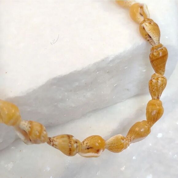 Seashell Bracelet 8 inches Handmade - Picture 6 of 10